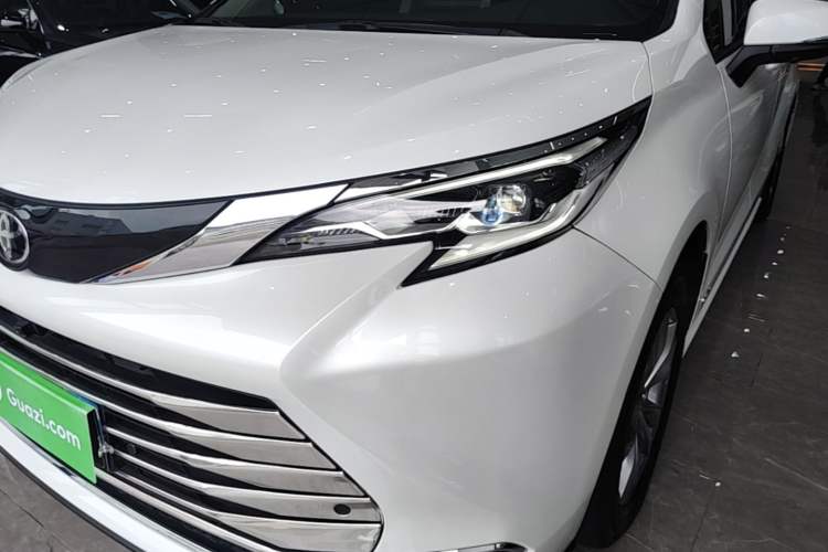 Used Toyota SIENNA 2024 2.5L Hybrid Comfort Edition Left Front Headlight