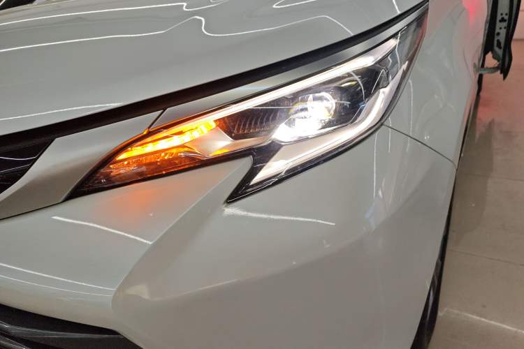 Used Toyota SIENNA 2024 2.5L Hybrid Four-Wheel Drive Prestige Edition Left Front Headlight