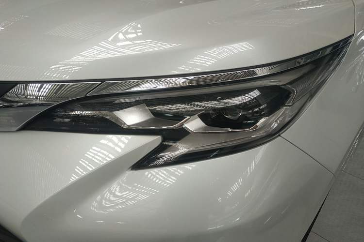 Used Toyota SIENNA 2024 2.5L Hybrid Comfort Edition Left Front Headlight