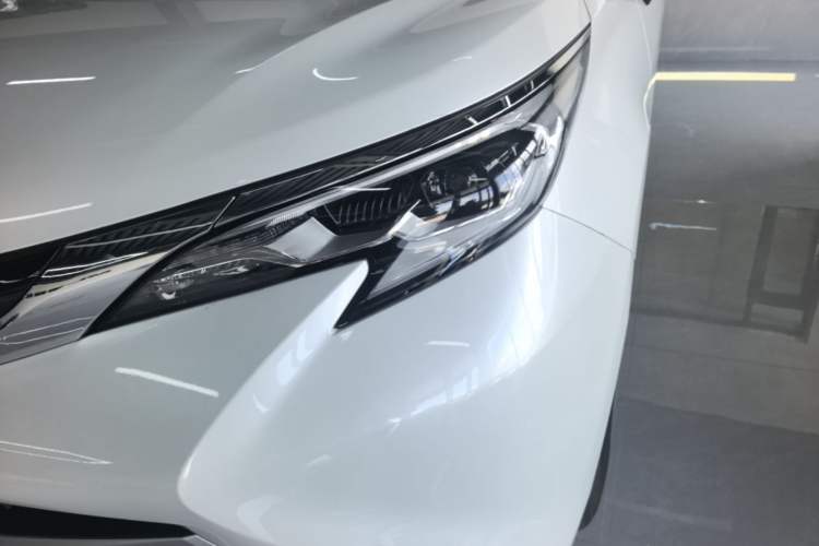 Used Toyota SIENNA 2024 2.5L Hybrid Comfort Edition Left Front Headlight