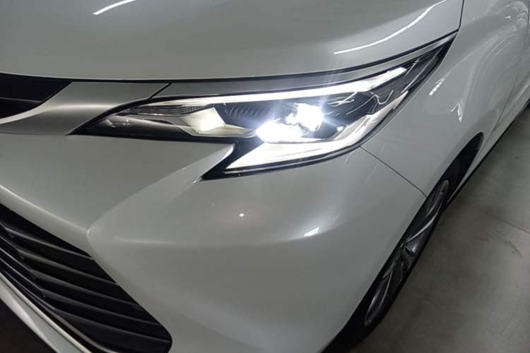 Used Toyota SIENNA 2024 2.5L Hybrid Prestige Deluxe Edition Left Front Headlight