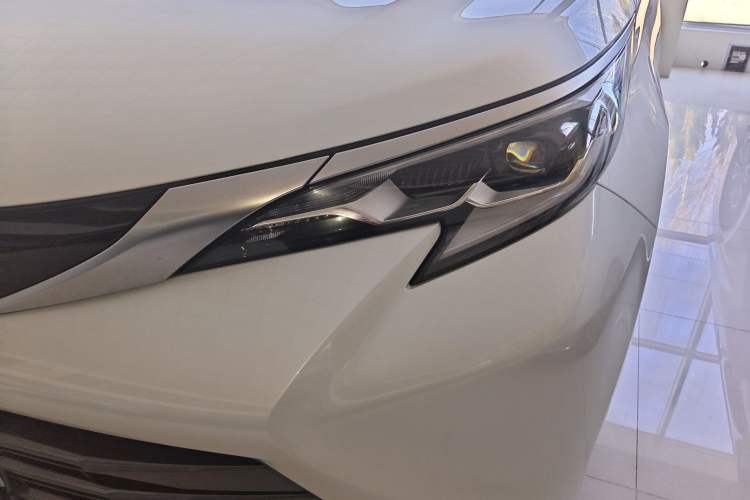 Used Toyota SIENNA 2024 2.5L Hybrid Luxury Edition Left Front Headlight