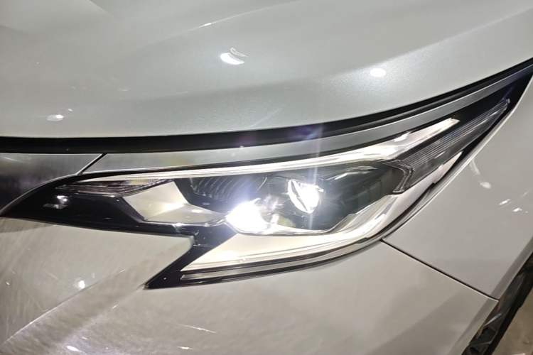 Used Toyota SIENNA 2024 2.5L Hybrid Luxury Edition Left Front Headlight
