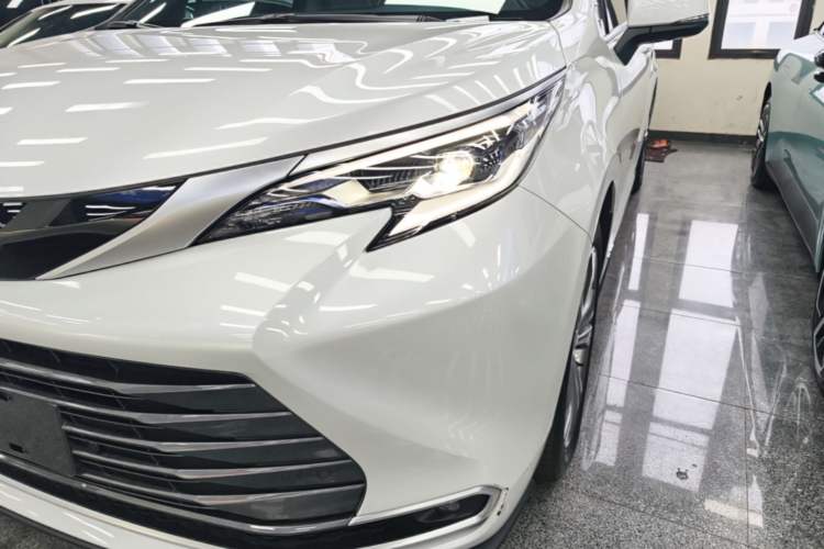 Used Toyota SIENNA 2024 2.5L Hybrid Luxury Edition Left Front Headlight