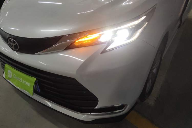Used Toyota SIENNA 2024 2.5L Hybrid Comfort Edition Left Front Headlight