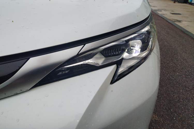 Used Toyota SIENNA 2024 2.5L Hybrid Four-Wheel Drive Luxury Edition Left Front Headlight