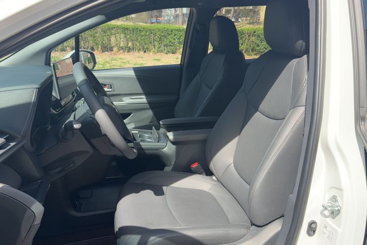 Used Toyota SIENNA 2024 2.5L Hybrid Four-Wheel Drive Prestige Edition Left Front Seat
