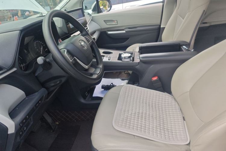 Used Toyota SIENNA 2024 2.5L Hybrid Comfort Edition Left Front Seat
