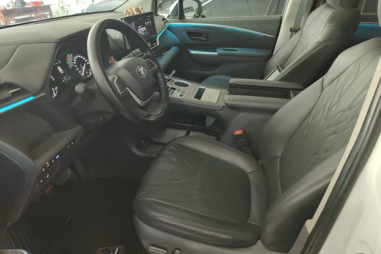 Used Toyota SIENNA 2024 2.5L Hybrid Comfort Edition Left Front Seat