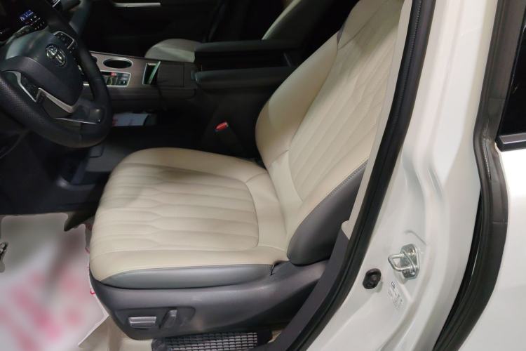 Used Toyota SIENNA 2024 2.5L Hybrid Comfort Edition Left Front Seat