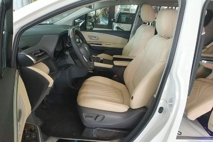 Used Toyota SIENNA 2024 2.5L Hybrid Comfort Edition Left Front Seat