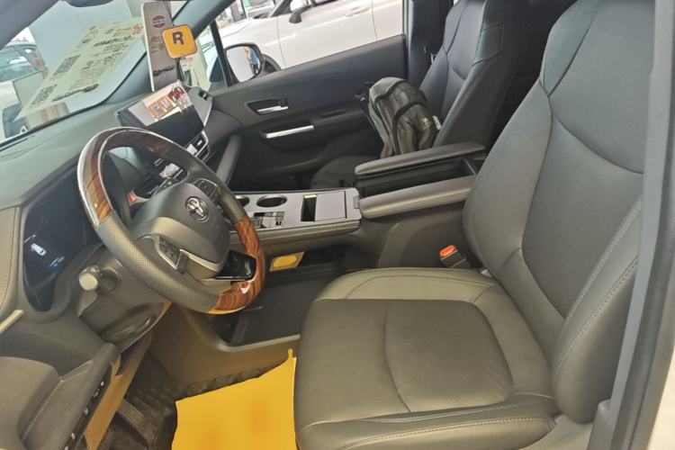 Used Toyota SIENNA 2024 2.5L Hybrid Four-Wheel Drive Prestige Edition Left Front Seat