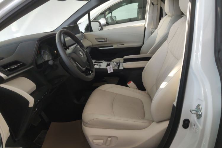 Used Toyota SIENNA 2024 2.5L Hybrid Prestige Deluxe Edition Left Front Seat