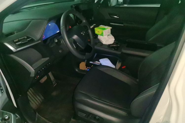 Used Toyota SIENNA 2024 2.5L Hybrid Platinum Edition Left Front Seat