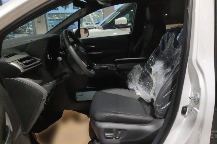 Used Toyota SIENNA 2024 2.5L Hybrid Prestige Deluxe Edition Left Front Seat