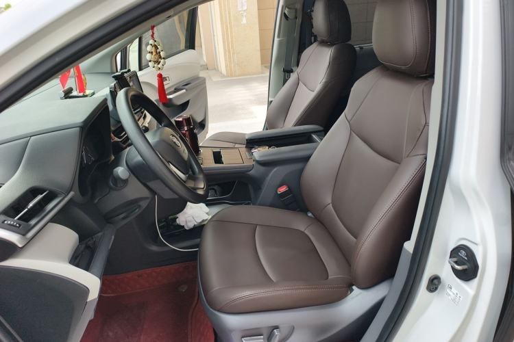 Used Toyota SIENNA 2024 2.5L Hybrid Comfort Edition Left Front Seat