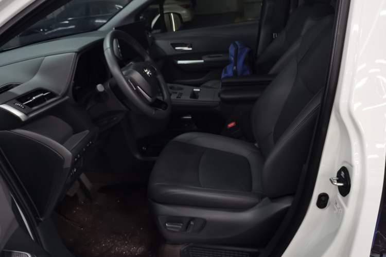 Used Toyota SIENNA 2024 2.5L Hybrid Four-Wheel Drive Prestige Edition Left Front Seat