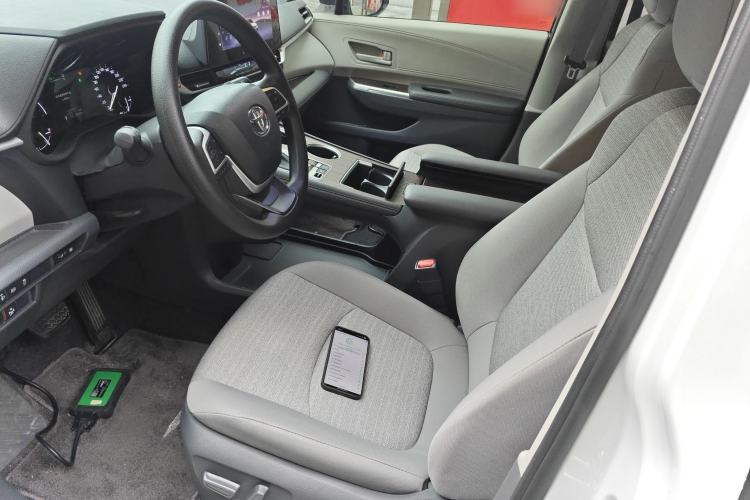 Used Toyota SIENNA 2024 2.5L Hybrid Comfort Edition Left Front Seat