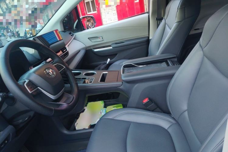 Used Toyota SIENNA 2024 2.5L Hybrid Comfort Edition Left Front Seat