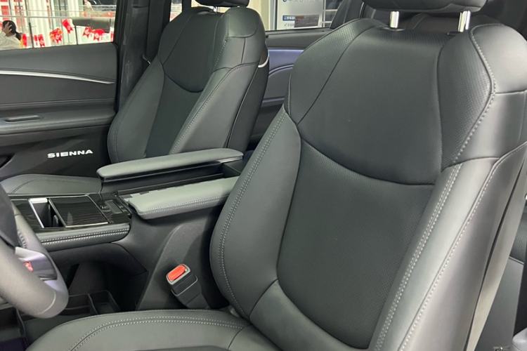 Used Toyota SIENNA 2024 2.5L Hybrid Four-Wheel Drive Prestige Edition Left Front Seat
