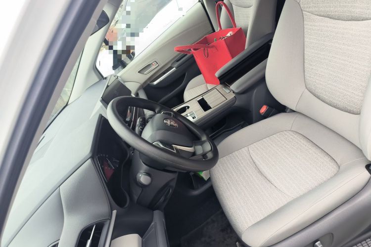 Used Toyota SIENNA 2024 2.5L Hybrid Comfort Edition Left Front Seat
