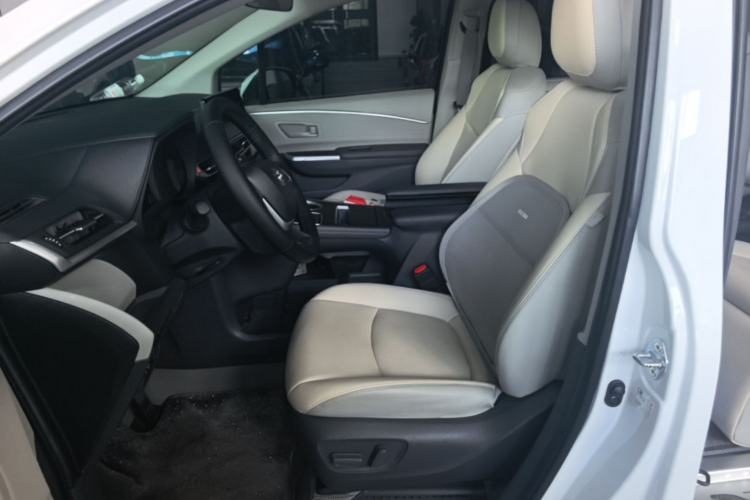 Used Toyota SIENNA 2024 2.5L Hybrid Comfort Edition Left Front Seat