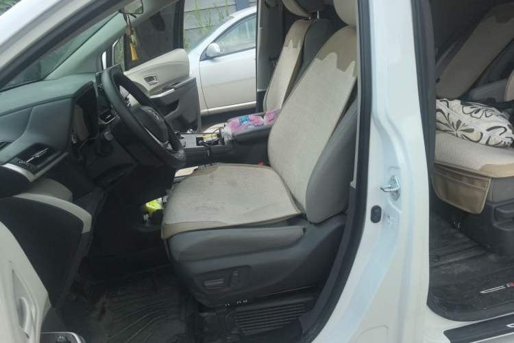 Used Toyota SIENNA 2024 2.5L Hybrid Comfort Edition Left Front Seat