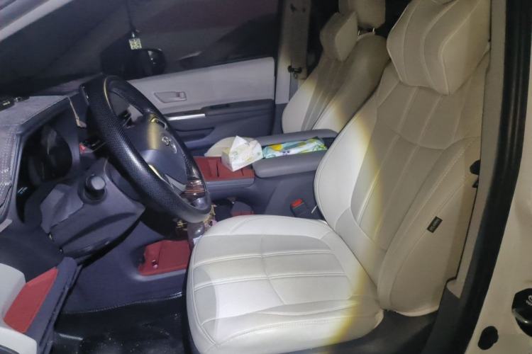 Used Toyota SIENNA 2024 2.5L Hybrid Comfort Edition Left Front Seat