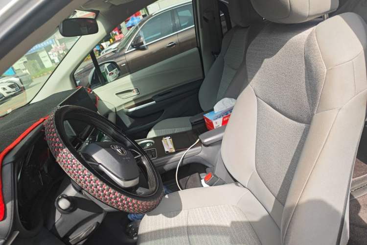 Used Toyota SIENNA 2024 2.5L Hybrid Comfort Edition Left Front Seat