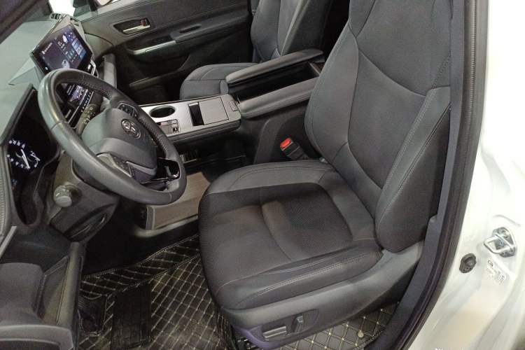 Used Toyota SIENNA 2024 2.5L Hybrid Four-Wheel Drive Prestige Edition Left Front Seat