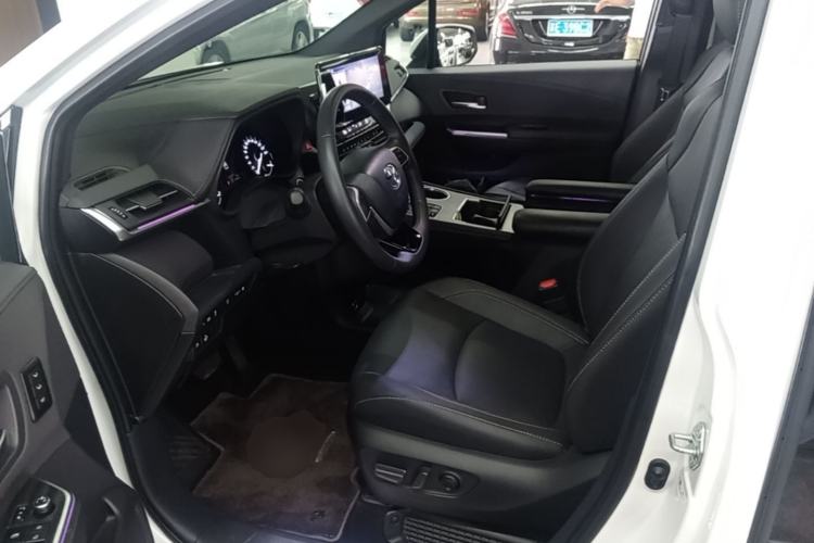 Used Toyota SIENNA 2024 2.5L Hybrid Prestige Deluxe Edition Left Front Seat