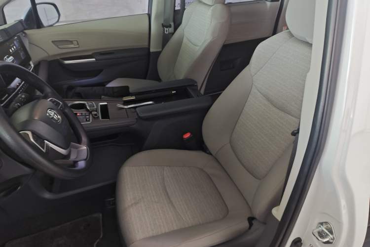 Used Toyota SIENNA 2024 2.5L Hybrid Comfort Edition Left Front Seat