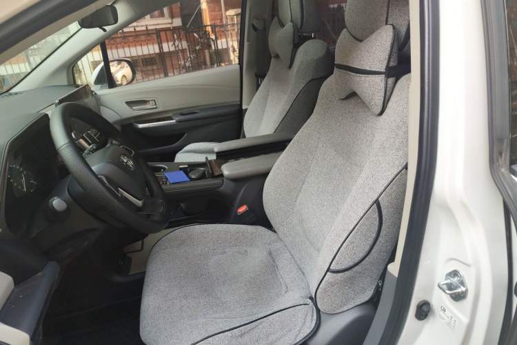Used Toyota SIENNA 2024 2.5L Hybrid Comfort Edition Left Front Seat
