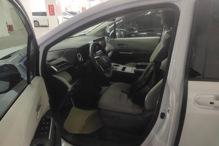 Used Toyota SIENNA 2024 2.5L Hybrid Comfort Edition Left Front Seat