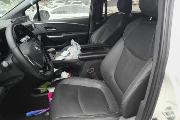 Used Toyota SIENNA 2024 2.5L Hybrid Four-Wheel Drive Prestige Edition Left Front Seat