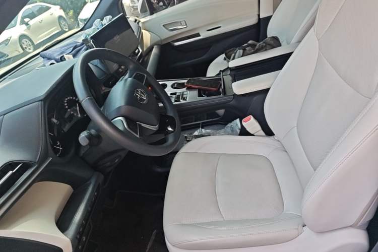 Used Toyota SIENNA 2024 2.5L Hybrid Four-Wheel Drive Prestige Edition Left Front Seat