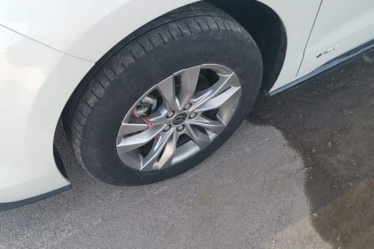 Used Toyota SIENNA 2024 2.5L Hybrid Four-Wheel Drive Prestige Edition Left Front Wheel Hub