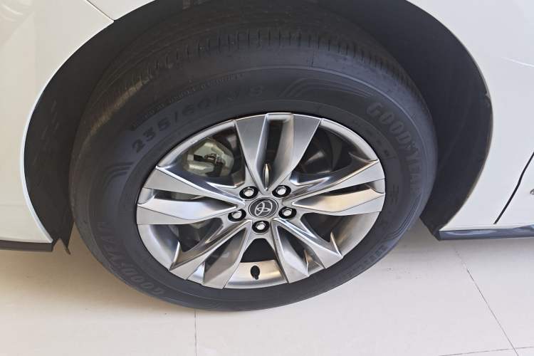 Used Toyota SIENNA 2024 2.5L Hybrid Luxury Edition Left Front Wheel Hub