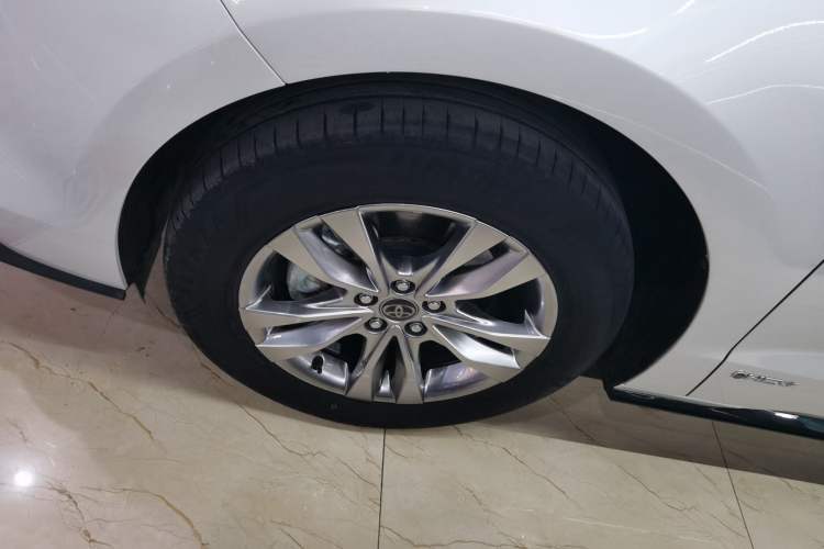 Used Toyota SIENNA 2024 2.5L Hybrid Four-Wheel Drive Prestige Edition Left Front Wheel Hub