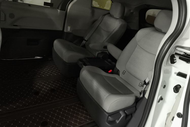 Used Toyota SIENNA 2024 2.5L Hybrid Comfort Edition Left Rear Seat