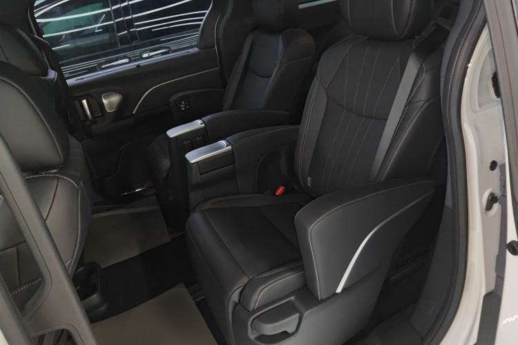 Used Toyota SIENNA 2024 2.5L Hybrid Prestige Deluxe Edition Left Rear Seat