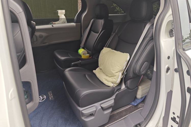 Used Toyota SIENNA 2024 2.5L Hybrid Comfort Edition Left Rear Seat