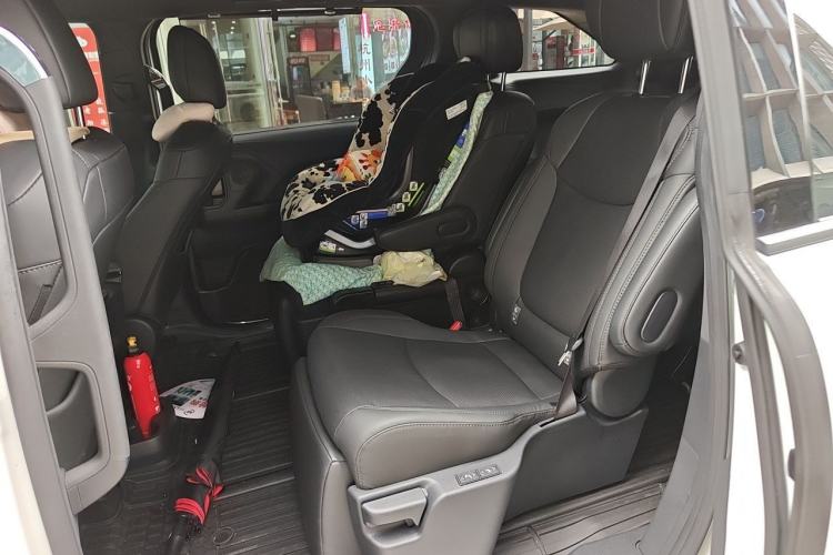 Used Toyota SIENNA 2024 2.5L Hybrid Four-Wheel Drive Prestige Edition Left Rear Seat