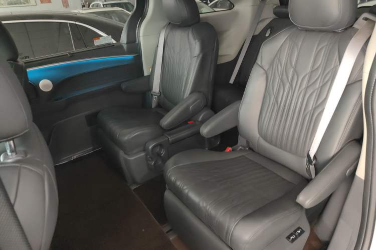 Used Toyota SIENNA 2024 2.5L Hybrid Comfort Edition Left Rear Seat