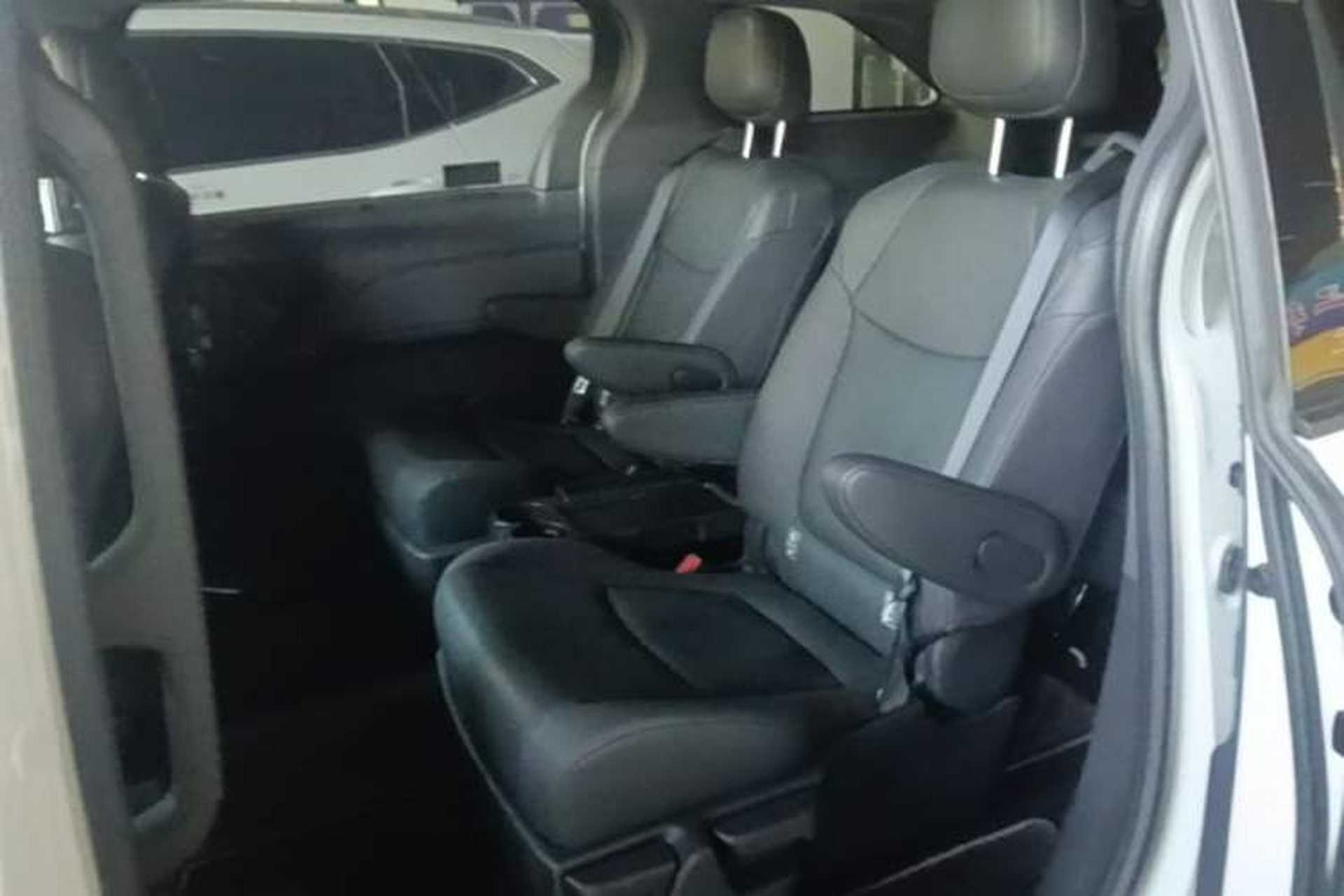 Used Toyota SIENNA 2024 2.5L Hybrid Luxury Edition Left Rear Seat