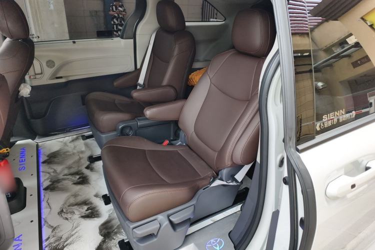 Used Toyota SIENNA 2024 2.5L Hybrid Comfort Edition Left Rear Seat