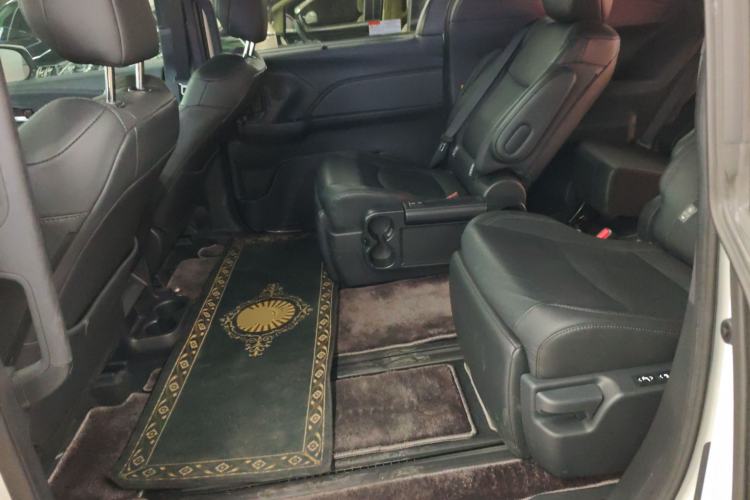 Used Toyota SIENNA 2024 2.5L Hybrid Four-Wheel Drive Prestige Edition Left Rear Seat