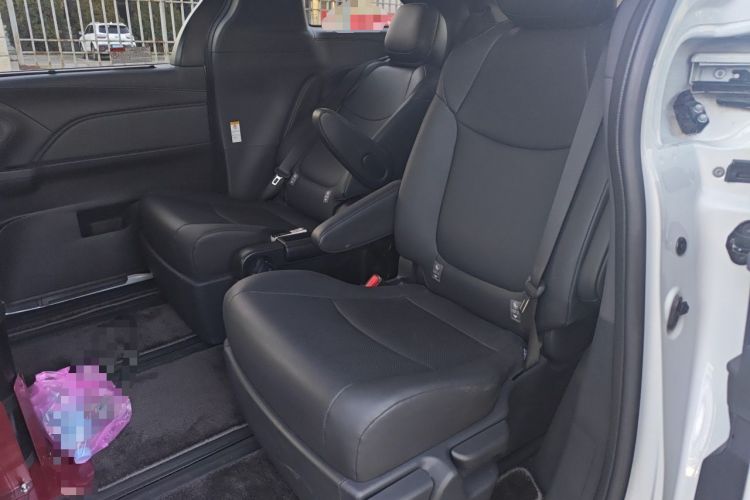 Used Toyota SIENNA 2024 2.5L Hybrid Four-Wheel Drive Luxury Edition Left Rear Seat