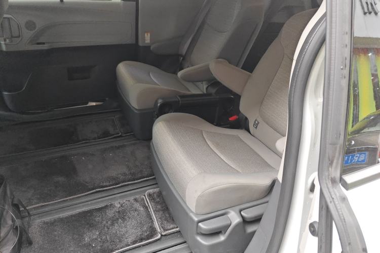 Used Toyota SIENNA 2024 2.5L Hybrid Comfort Edition Left Rear Seat
