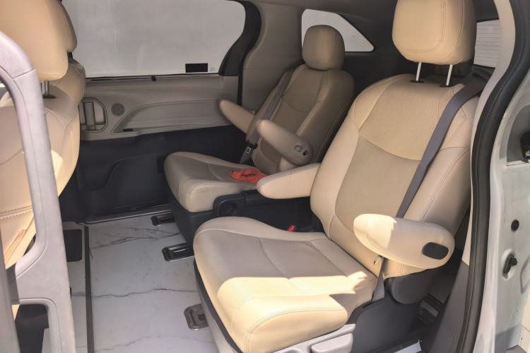 Used Toyota SIENNA 2024 2.5L Hybrid Comfort Edition Left Rear Seat